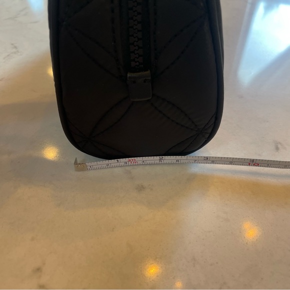 NWOT 🖤 Kate Spade Jae Quilted Medium Dome Cosmetic Bag in Black - Picture 7 of 8